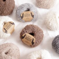 DROPS Alpaca Bouclé - 80% alpaka, 15% vlna, 5% polyamid
